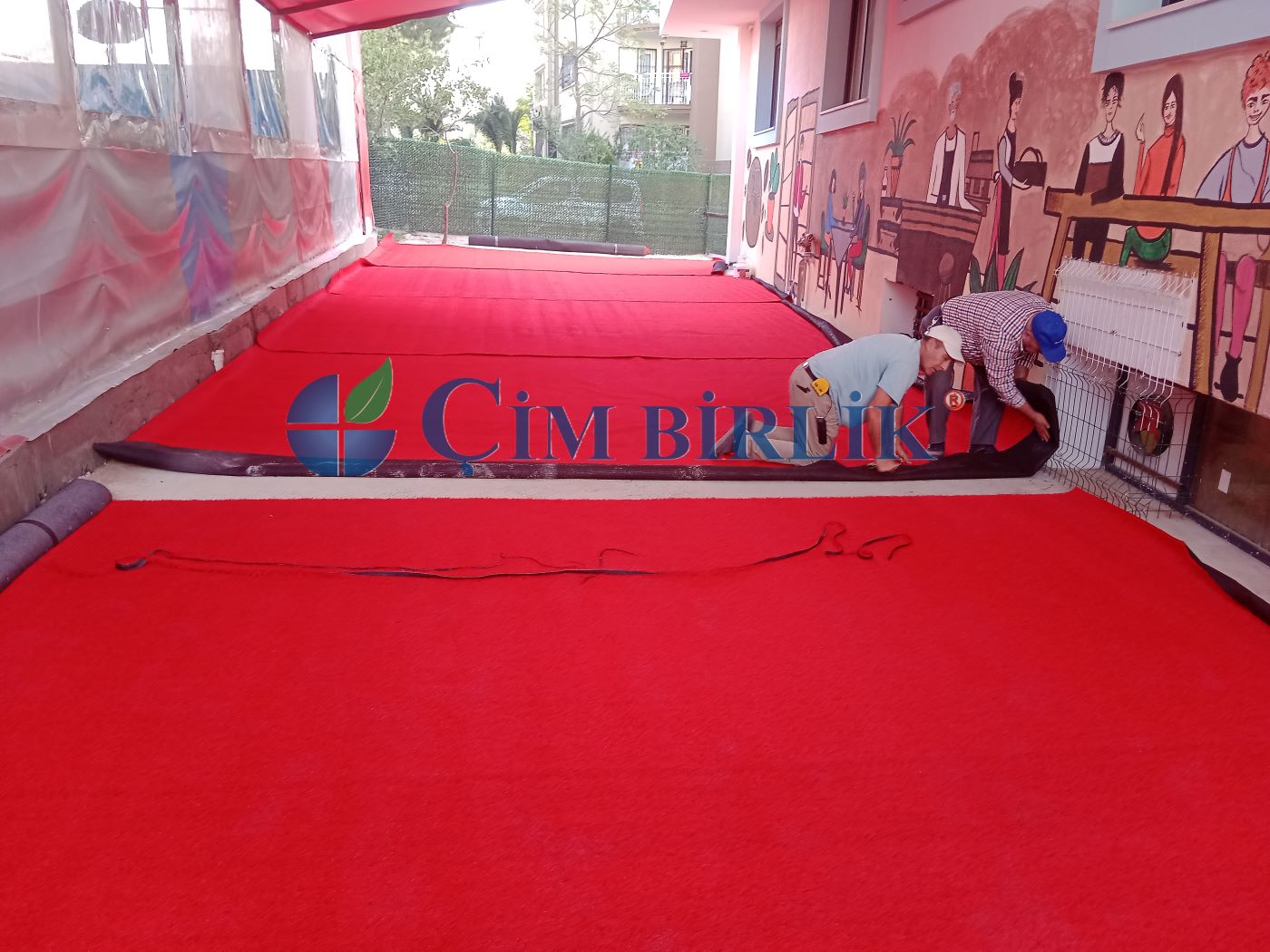 Kolej Bahçesi – Kırmızı Çim