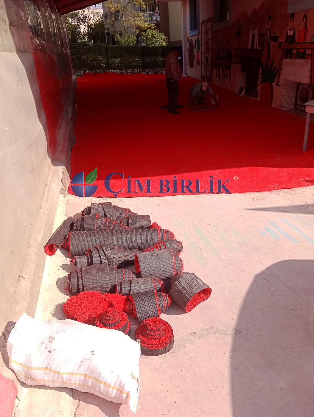 Kolej Bahçesi – Kırmızı Çim