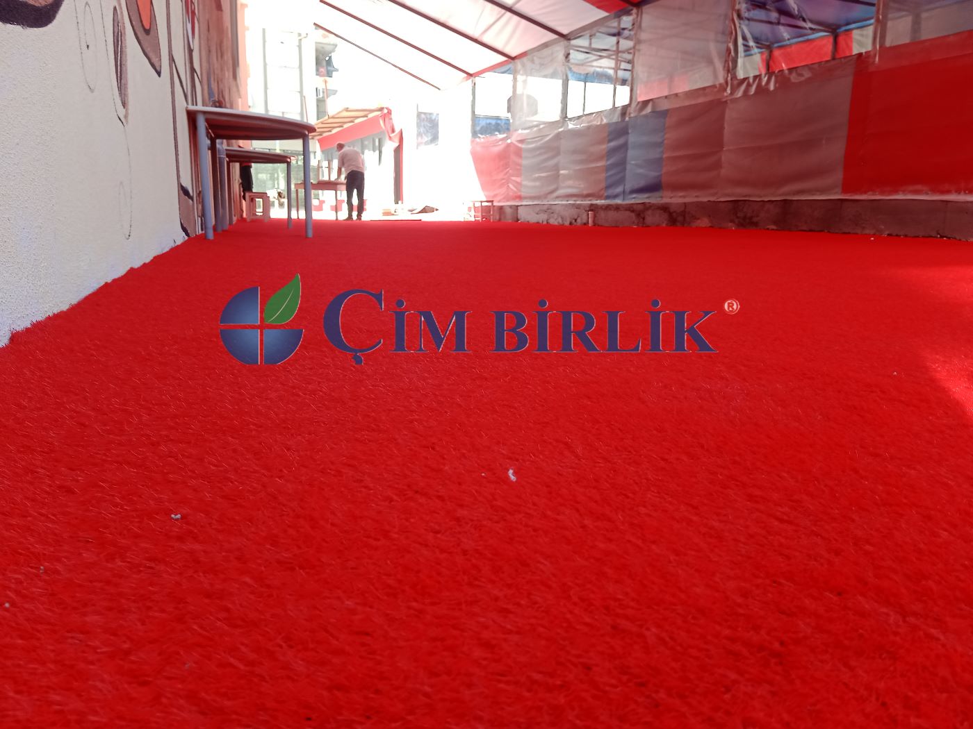 Kolej Bahçesi – Kırmızı Çim